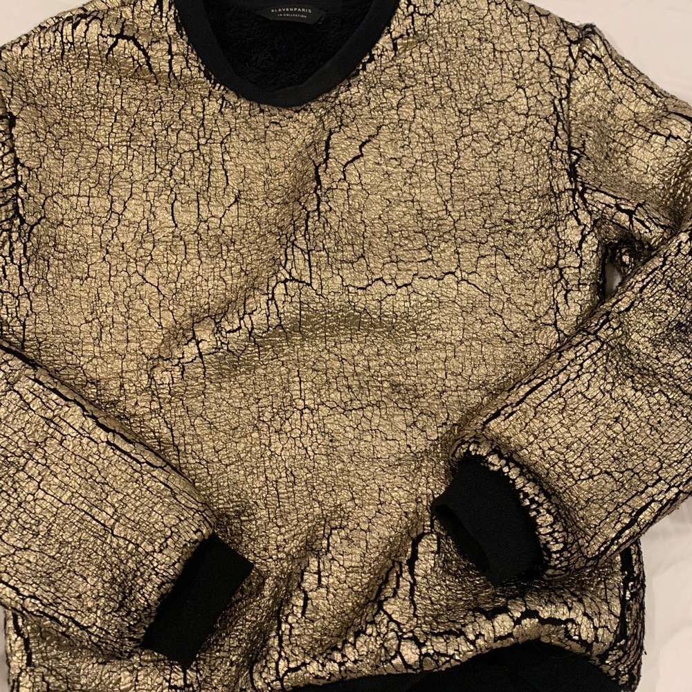 Fur crinkle crewneck